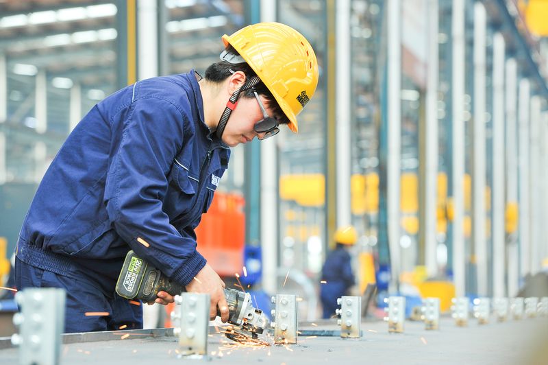 7月礼赞|致敬河南ag九游会j9集团一线劳模