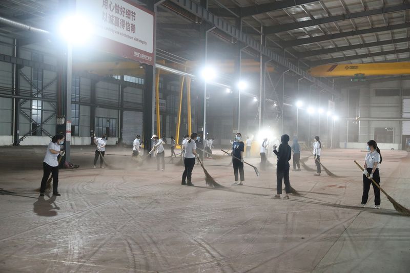 河南ag九游会j9集团产业园车间智能升级改造中~